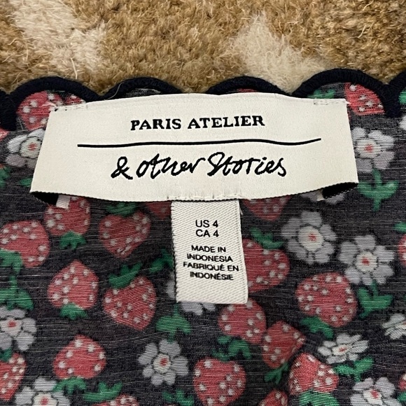 Paris Atelier & Other Stories blue red scallop edge strawberry wrap blouse - Picture 7 of 10
